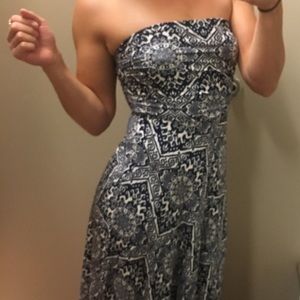 ADORABLE STRAPLESS DRESS by Banana Republic. Blue & White. Size Small